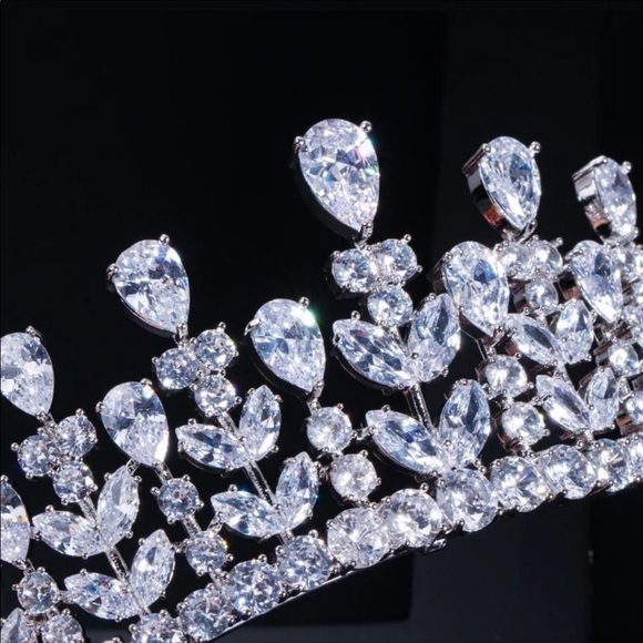 AAA CZ bridal Tiara / Crown main image 11